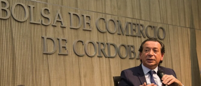 Sica instó a los empresarios a dejar la tribuna y meterse en el partido: “la modernización laboral no la hacemos solos”